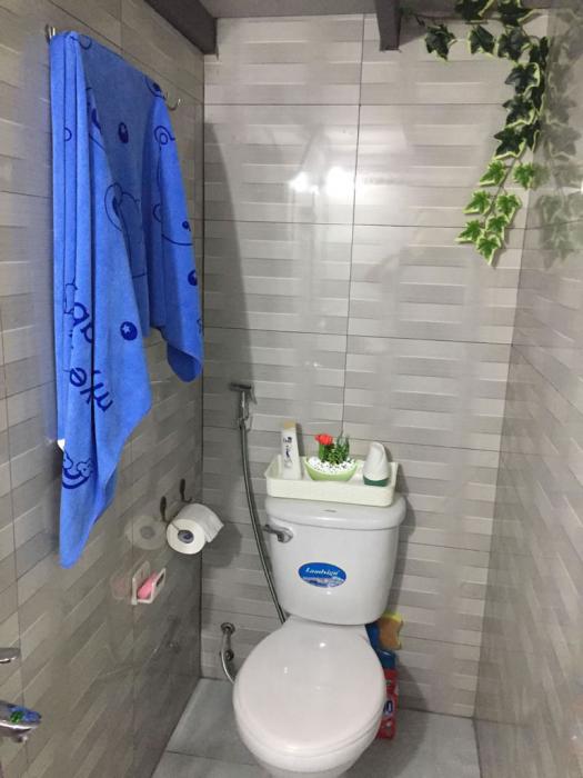 Toilet riêng từng phòng